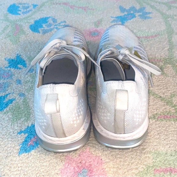 Brooks Running Shoes Great Condition Size 10.5 Women's - Picture 5 of 5